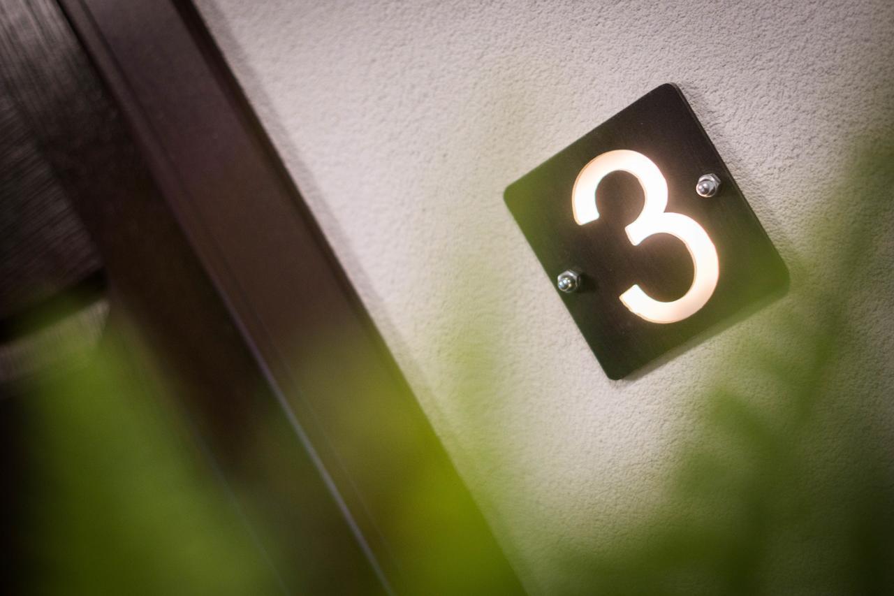 Nest Hotel Szörényvár Kültér fotó