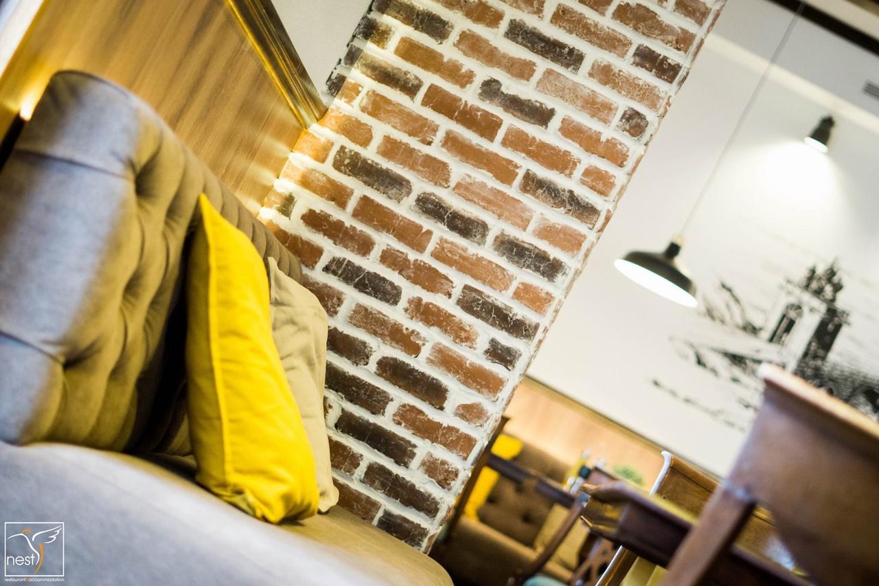 Nest Hotel Szörényvár Kültér fotó