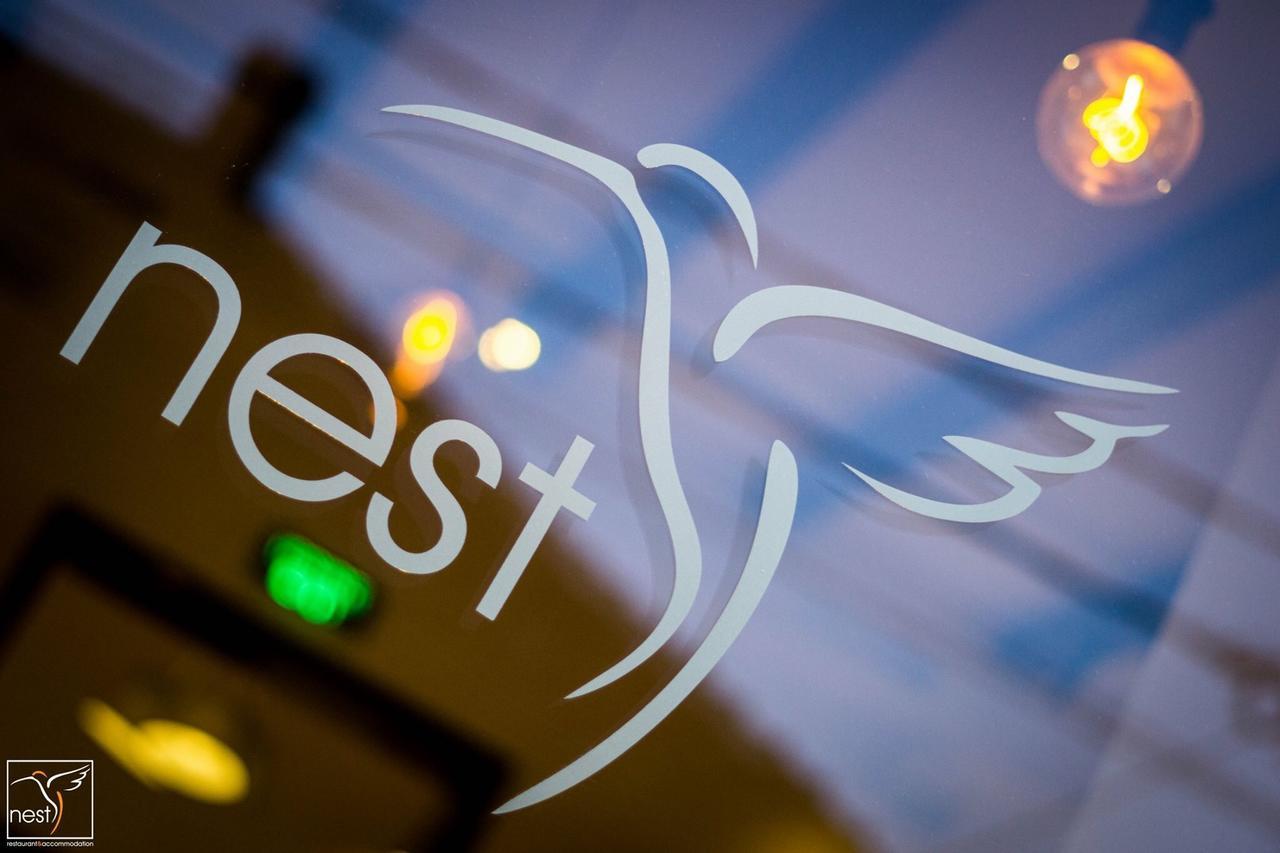 Nest Hotel Szörényvár Kültér fotó