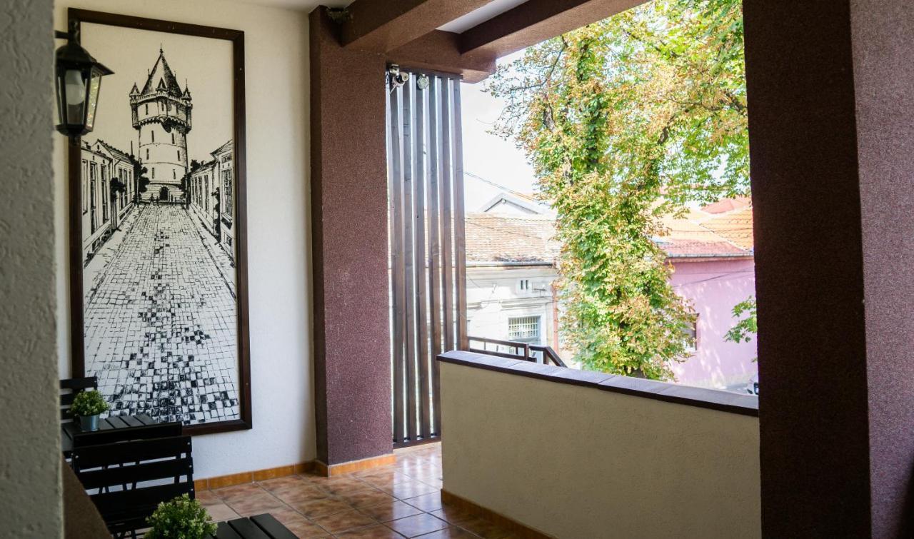 Nest Hotel Szörényvár Kültér fotó